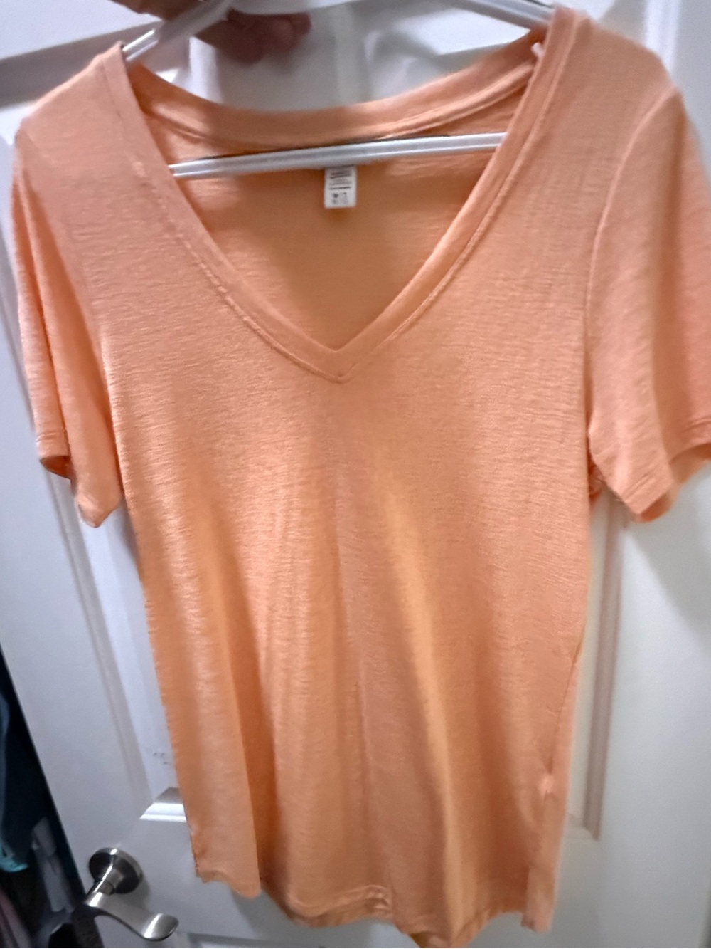 Athleta breezy Peach V-Neck Short Sleeve Tee, medium TALL